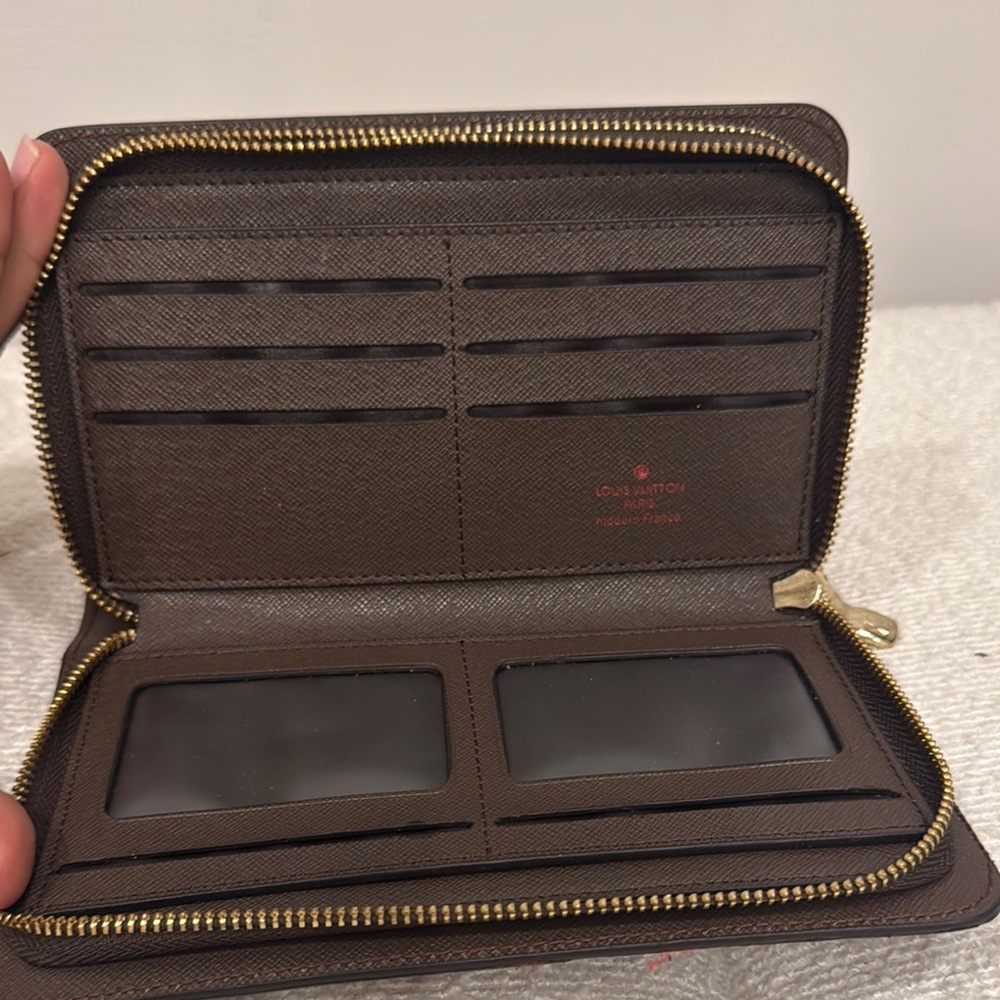 Checkered Brown Wallet - Picture 2 of 6